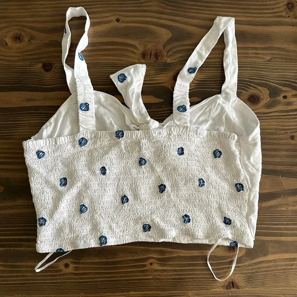 Women’s Jopna White Blue Shell Print Tie Front Crop Top Size M NWOT - Picture 3 of 5
